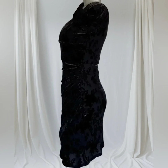 FREE 🆕Black Textured Velvet Dress - Picture 4 of 13